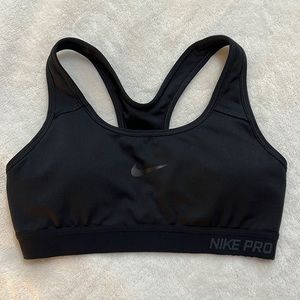 Nike pro sports bra